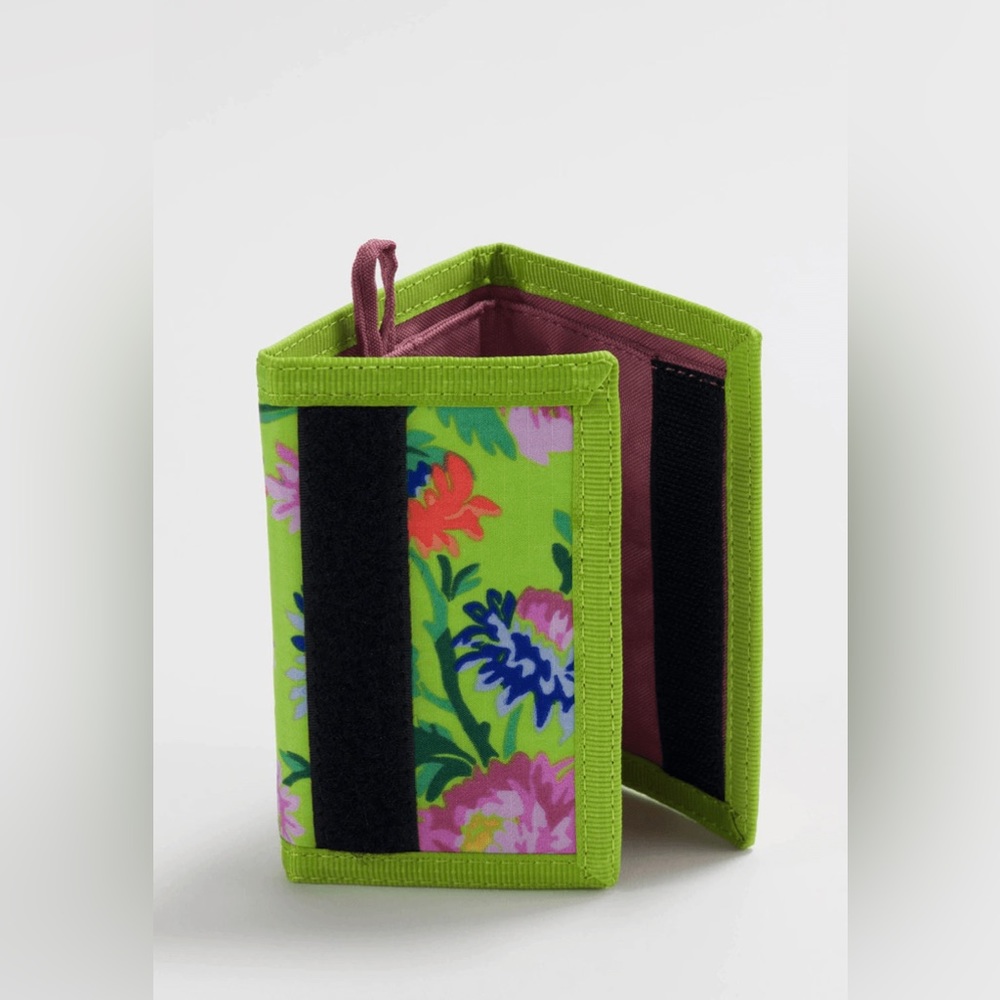 preloved y2k 2000s baggu nylon lime rose floral hawaiian wallet